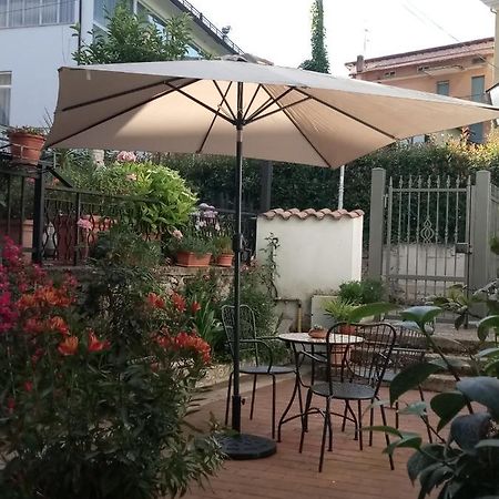 Alloggio Per Uso Turistico Da Margherita ฟีอุจจี ภายนอก รูปภาพ